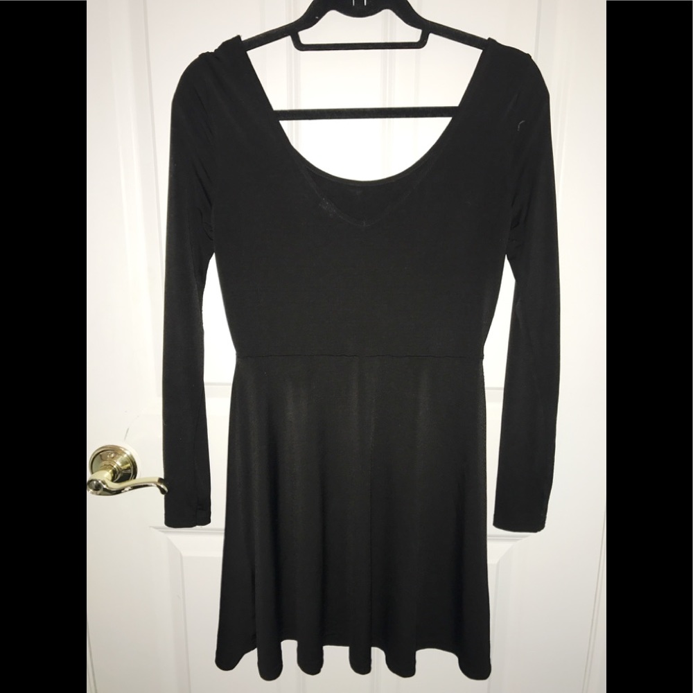 Black long sleeve dress.
